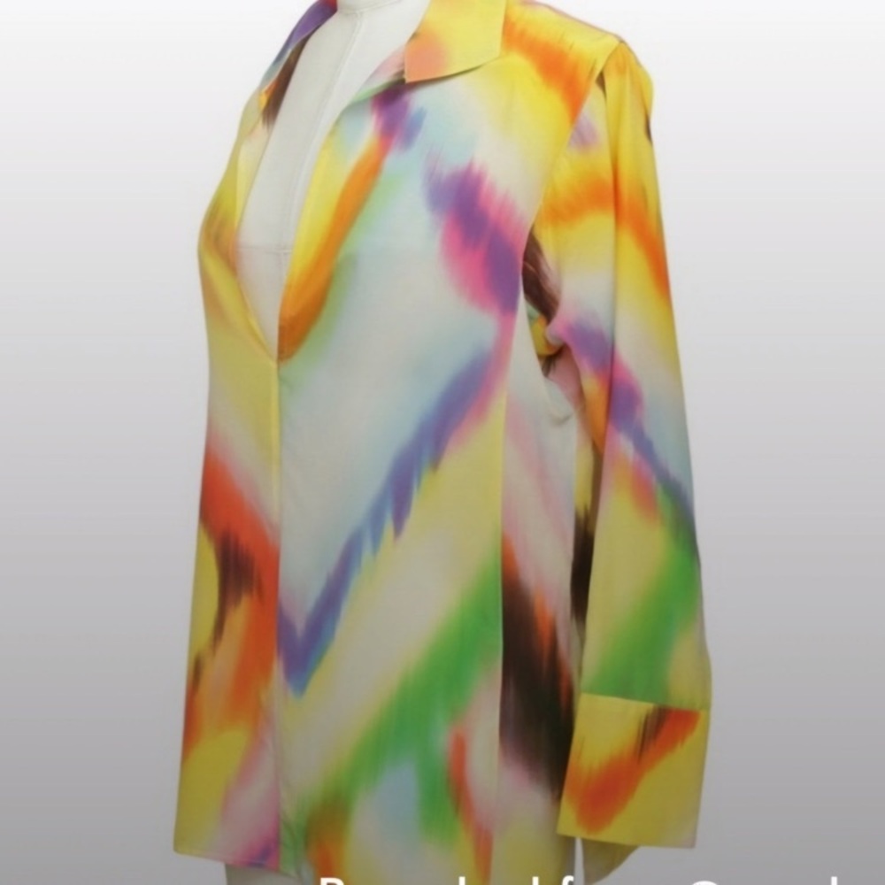 *Authentic* Fendi Blouse. Serial Number Attached. Please verify.👌 - Picture 4 of 10